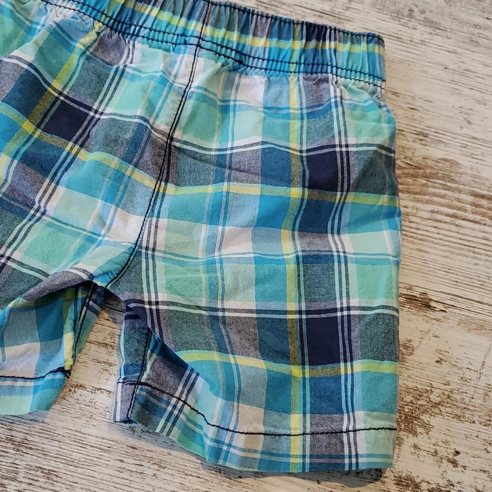 Boys Carter's shorts size 3T